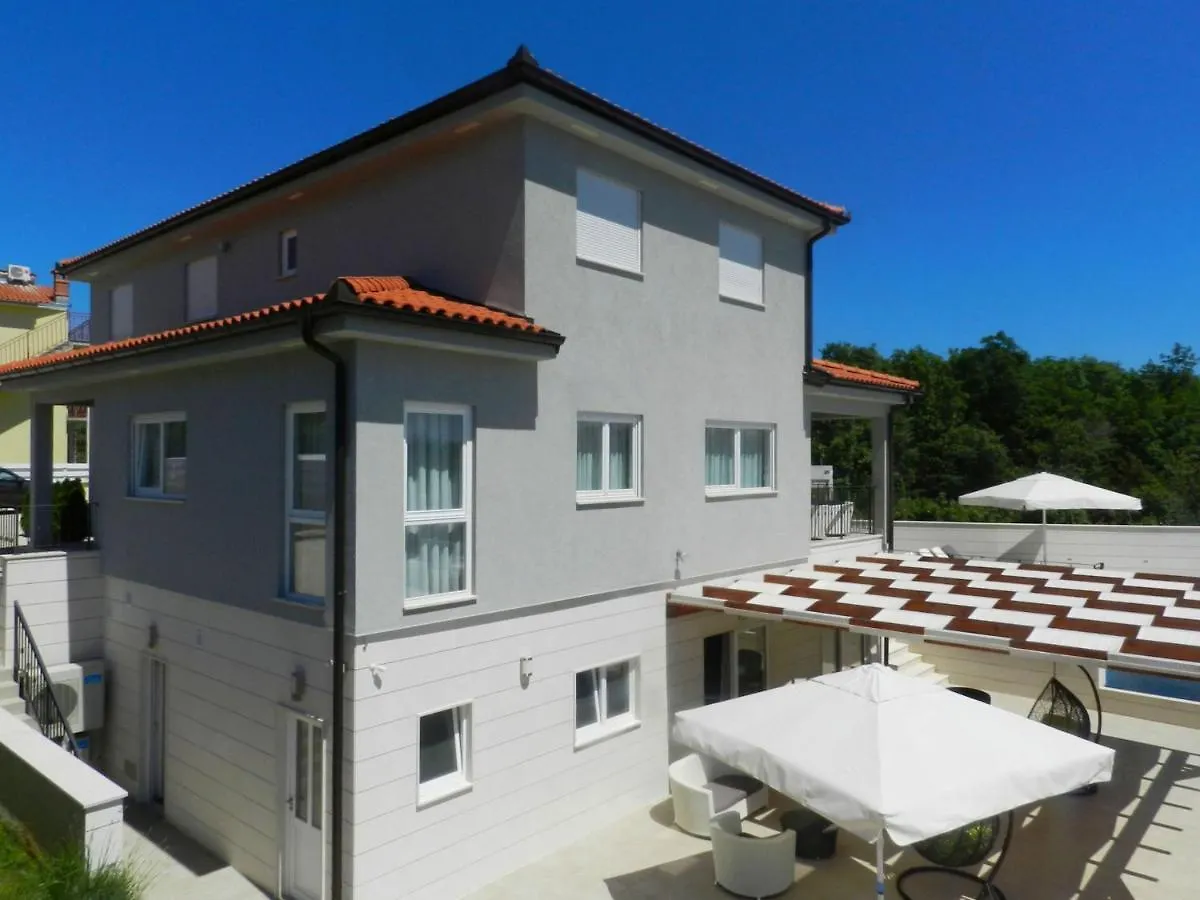 Guest house Yourcroatiaholiday - Villa With 6 Rooms