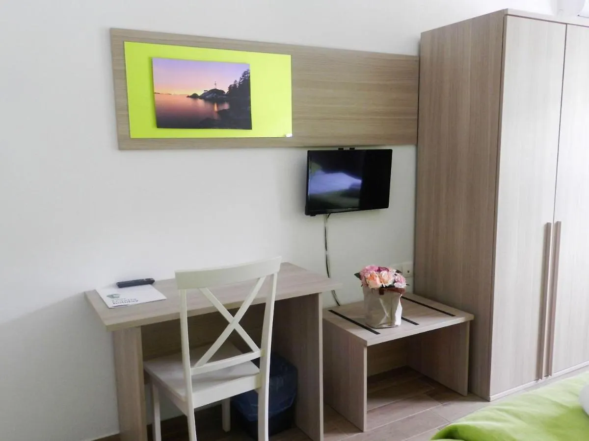 Yourcroatiaholiday - Villa With 6 Rooms Croatia