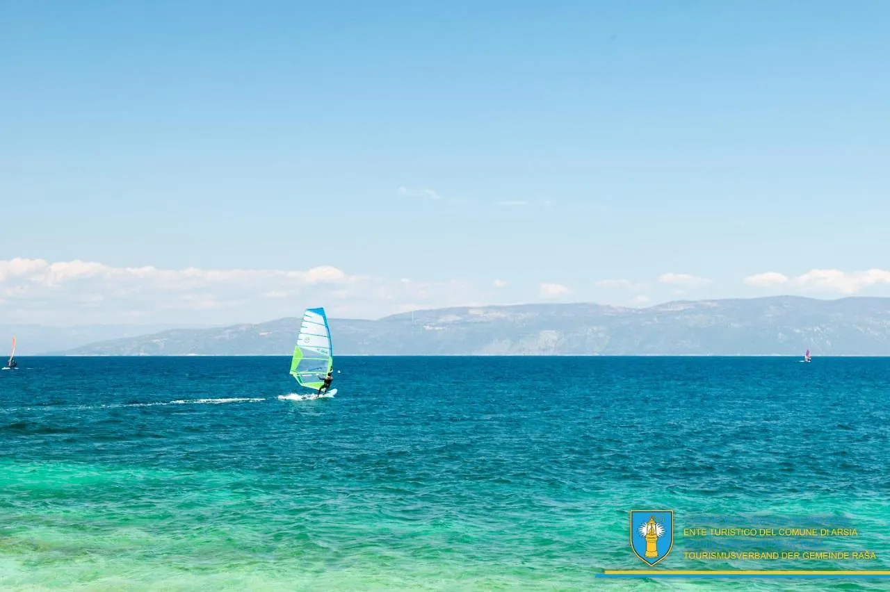 Yourcroatiaholiday - Villa With 6 Rooms 4*, Drenje (Istria) Croatia