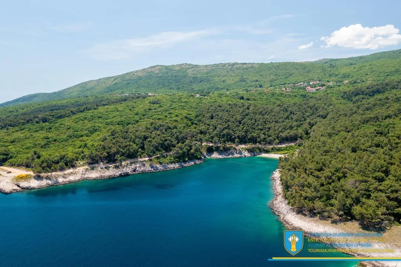 Guest house Yourcroatiaholiday - Villa With 6 Rooms